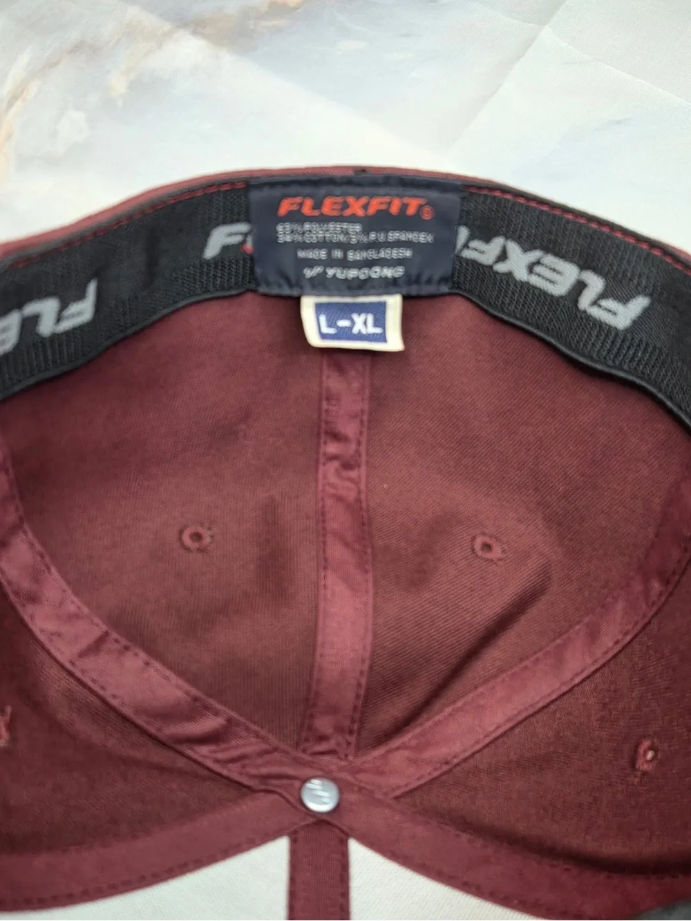 Hurley Men’s Burgundy Black Logo Flexfit Baseball Hat Cap Minimalist NWOT